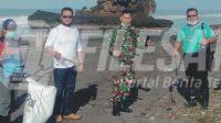 Peduli Lingkungan Kodim Tabanan Bersama Masyarakat Bersihkan Pantai Yeh Gangga_607c5d22a1dea.jpeg