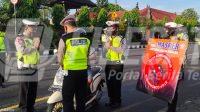 Sat Lantas Polres Klungkung Gelar Ops Zebra Lempuyang 2020 Untuk Displinkan Prokes Bagi Pengendara_607c64df63166.jpeg