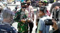 Sinergitas TNI – POLRI di Banyuwangi Bagikan Masker Pada Masyarakat_607da81c421ac.jpeg