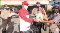 Dendangkan Lagu Bali Kapolsek Kuta Polresta Denpasar Sasar Pasar Tradisional Tekankan Disiplin Protokol Kesehatan