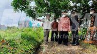Wali Kota Blitar Santoso Didampingi Oleh Kepala Dinas Terkait Meninjau Beberapa Aset Daerah Yang Akan Digunakan Untuk Pembangunan Beberapa Kantor Kelurahan
