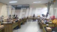 Raker Komisi IV DPRD Kabupaten Blitar Dengan Dinas Pendidikan Terkait Tersendatnya Tunjangan Profesi Guru dipimpin Sekretaris Komisi Medi Wibawa