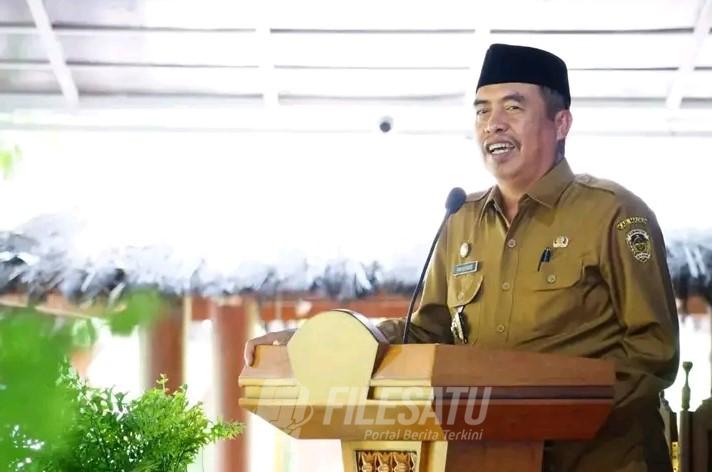 Wakil Bupati Madiun Hari Wuryanto, Kepala DPMPTS  Arik Krisdiananto