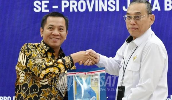 Bupati Karawang Serahkan LKPD Unaudited Tahun Anggaran 2023 ke BPK RI Jabar