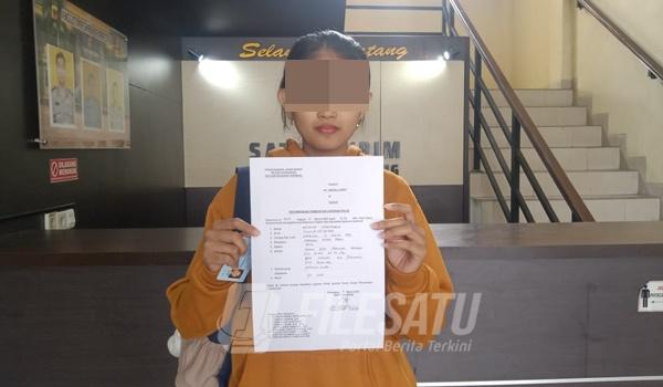 Ibu Muda yang laporkan suaminya ke Polisi atas dugaan KDRT@2024SINFONEWS.com