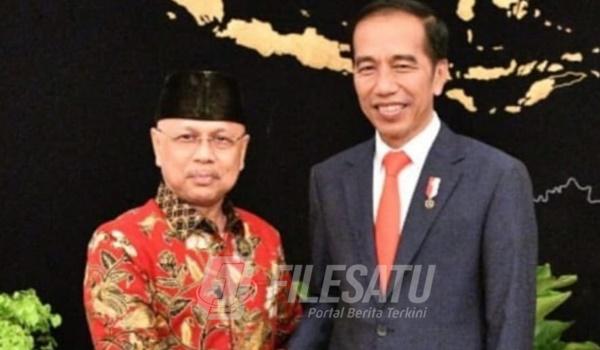 Ketua umum ReJO Pro Gibran Darmizal dan Presiden Jokowi