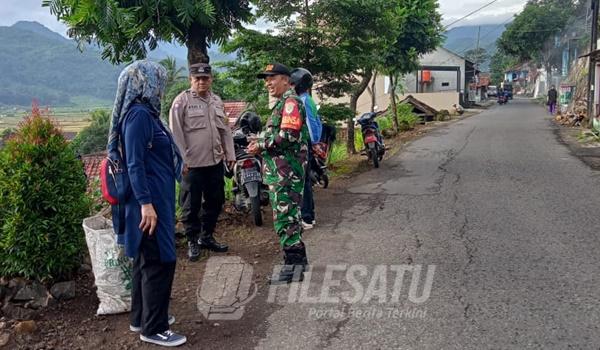 Pemdes Sukagalih Bersama Warga Laksanakan Jum'at Bersih dan Sehat (PSN)