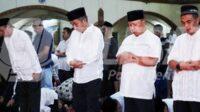 Pj Gubernur Jabar didampingi Irwasda Polda Jabar saat giat tarling