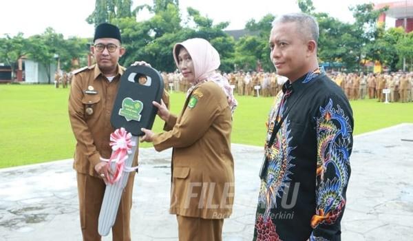 Bupati Sumenep Ach. Fauzi saat serahkan Mobil Sehat ke RSUD@2024SINFONEWS.com