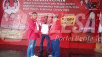 H. Toto Suripto saat kembalikan Formolir Pedaftaran Pilkada 2024 Karawang H. Toto Suripto saat kembalikan Formolir Pedaftaran Pilkada 2024 Karawang