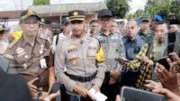 Kapolres Jember AKBP Bayu Pratama SIK SH,M.Si saat diwawancarai awak media Kapolres Jember AKBP Bayu Pratama SIK SH,M.Si saat diwawancarai awak media