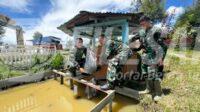 SATGAS Mobile Yonif 509 Kostrad Condromowo saat taburkan benih Lele