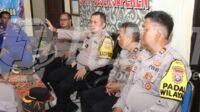 Kapolres Sumenep AKBP Henri Noveri Santoso saat kunjungi Polsek Sapekan