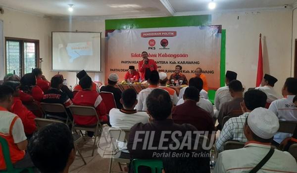 PDI Perjuangan Karawang saat bersilaturahmi ke PKS