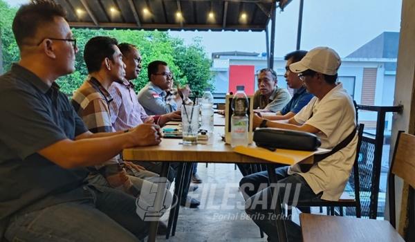 Pertemuan dan Diskusi Tiga Partai Non Parlemen