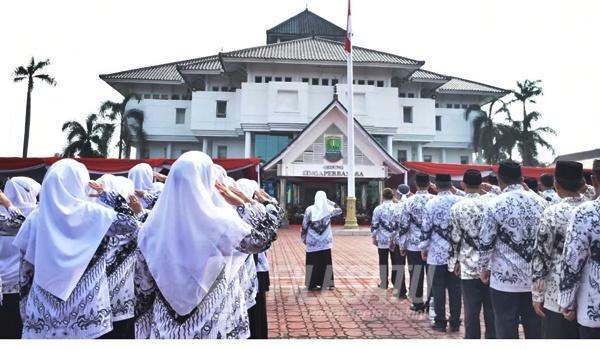 Upacara Peringatan Hari Pendidikan Nasional 2024 yang digelar Pemda Karawang@2024SINFONEWS.com