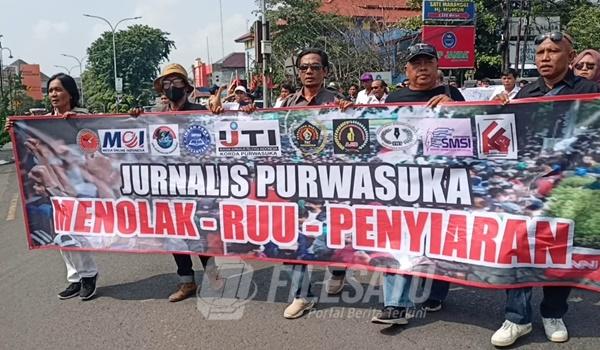 Wartawan Aksi Tolak Revisi RUU Penyiaran