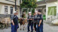 Kepala Kemenag Karawang H. Sopyan saat hadiri prosesi penyembelihan hewan qurban