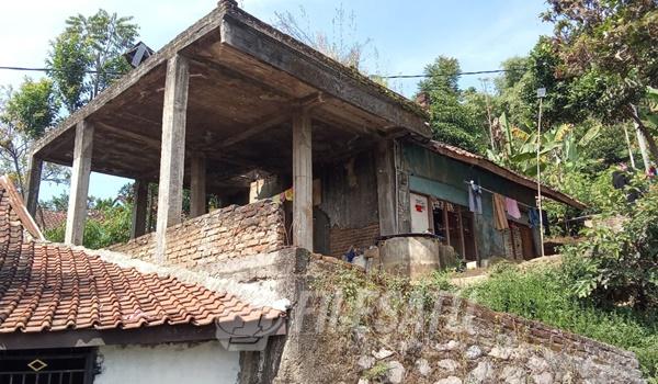 Rumah Permanen milik abah Ucup yang dihuni anaknya