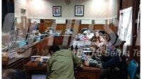 Forum Masyarakat Peduli Sungai Ogan (FMPSO) dalam Rapat Dengar Pendapat (RDP) di Rruang Komisi I DPPRD OKU