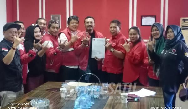 Penyerahan Surat Tugas Untuk mengikuti Pilkada Karawang 2024