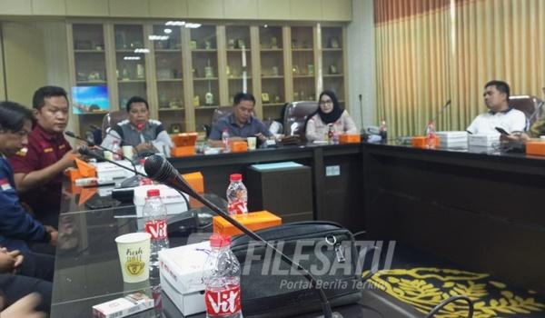 RDP Komisi III DPRD Karawang dengan LBH Aryamandalika