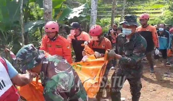 Saat tim Basaranas temukan korban tanah longsor