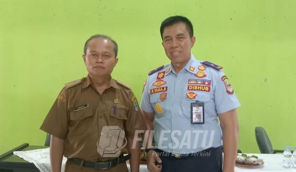 Sekcam Jatisari Danilaga dan Mantan Camay terbaik se Jabar Yana Suyatna