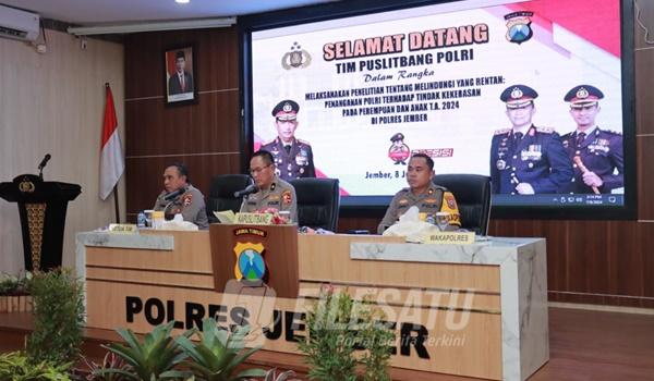 Tim Puslitbang Polri saat kunjungi Polres Jember