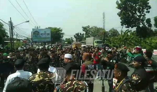 Banser saat Geruduk Polres Karawang