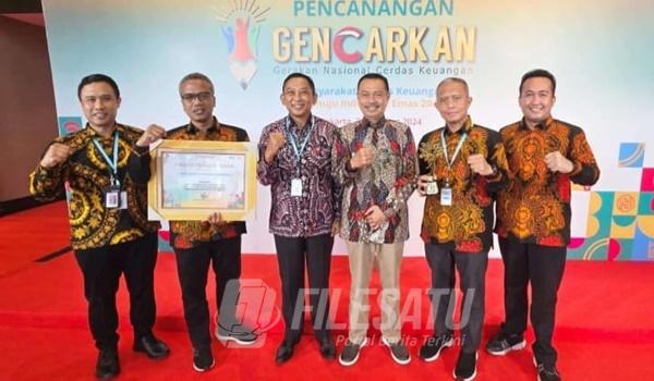 OJK Beri Penghargaan KERJA Award 2024