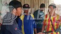 Pedagang Ayam Zainal menjadi korban dugaan persekusi saat diwawancarai awak media