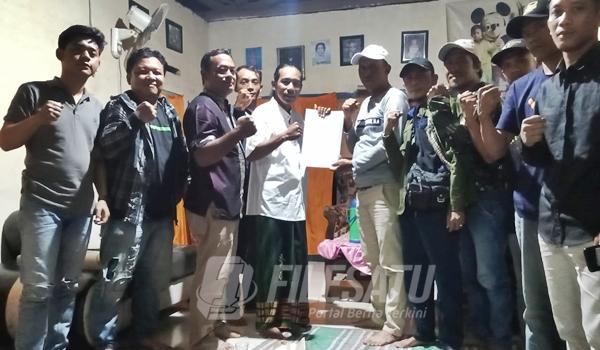 Penyerahan SK dan KTA Ormas Macan Asia Indonesia, untuk, MAI PAC Kecamatan Srono, kabupaten Banyuwangi