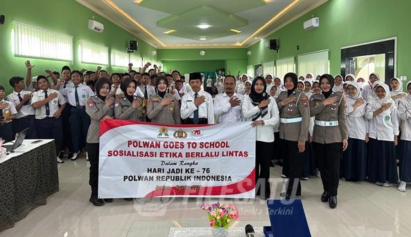 Polwan Polres Jember goes to sekolah