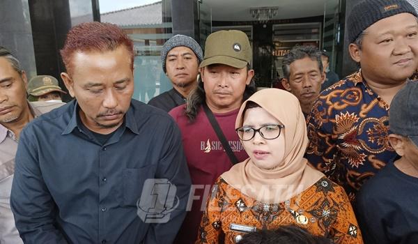 Tampak Bupati Rini Syarifah Menyampaikan Hasil Audensi Dengan Format Didampingi Ketua Format Swantantio alias Tyok