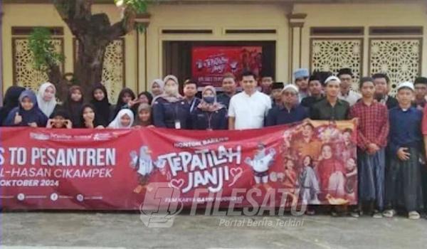 KPU Karawang Goes to Pesantren