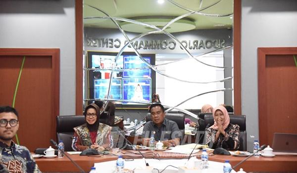 Pj Bupati Sidoarjo saat buka kegiatan FGD peningkatan etos kerja