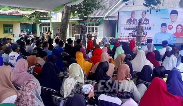 Relawan Ajisaka dan Acep-Gina Doa Bersama Santri Pontren Attarbiyah Syukuran Pelantikan Prabowo-Gibran