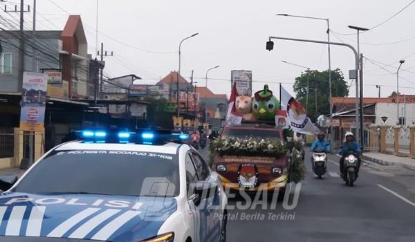 Semarak Kirab Mascot Pilkada Jatim 2024