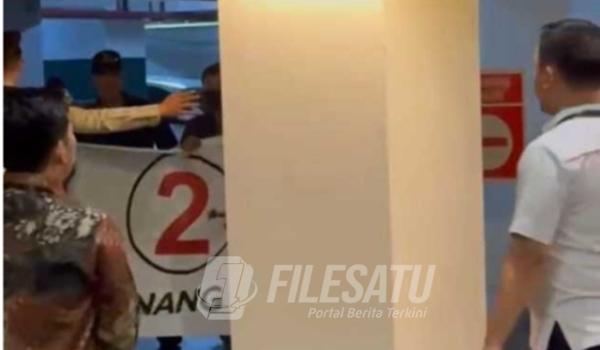 Arena Debat Dikuasai Bertaji Preman Bayaran Bertebaran di Lobi