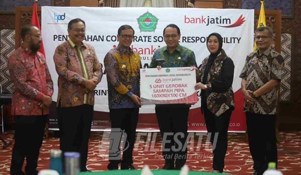 Bank Jatim Pamekasan melalui Pemkab Pamekasan salurkan CSR bagi pelaku UMKM