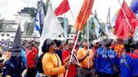 Aksi Buruh di depan Gedung Sate Bandung