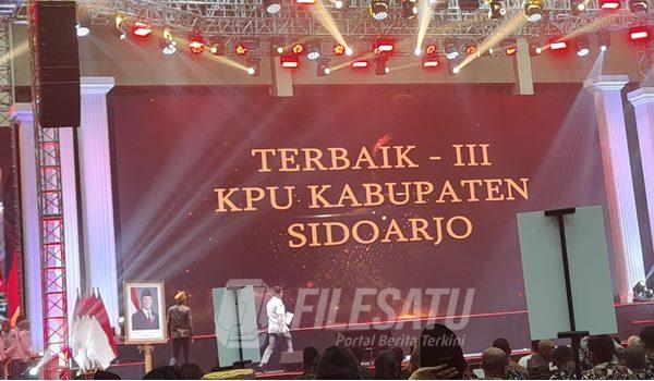 KPU Sidoarjo Raih Penghargaan Terbaik III Kategori Perencanaan dan Kinerja Anggaran 2024