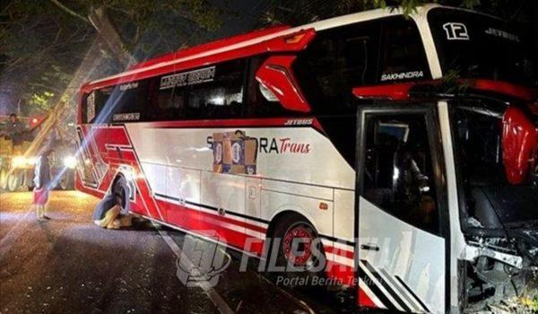 Bus pariwisata yang yang mengakibtakan 4 orang meninggal