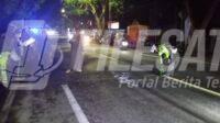Piket lantas Satlantas Banyuwangi saat lakukan olah TKP Lakalantas di Jalan Raya jalur Banyuwangi - Situbondo, Kecamatan Kalipuro Piket lantas Satlantas Banyuwangi saat lakukan olah TKP Lakalantas di Jalan Raya jalur Banyuwangi - Situbondo, Kecamatan Kalipuro