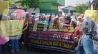 Aksi Demo warga Cinangoh Karawang Aksi Demo warga Cinangoh Karawang