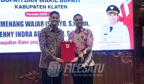 Bupati Hamenang Serahkan PLH Bupati Ke Wabup Benny Indra Ardhianto