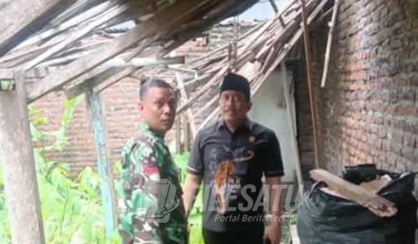 Ketua Komisi D DPRD Sidoarjo saat Datangi Warga Tulangan