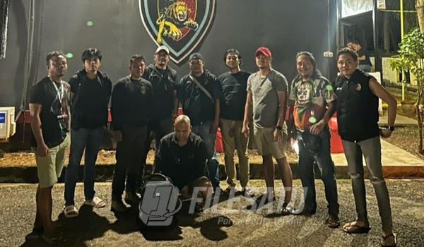 Oknum Bendahara Koprasi Karyawan PT Minaga Ogan saat dibekuk Sat Resmob OkuOknum Bendahara Koprasi Karyawan PT Minaga Ogan saat dibekuk Sat Resmob Oku