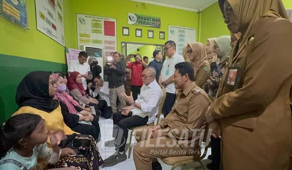 H. Subandi Bupati Sidoarjo saat sidak ke Puskesmas